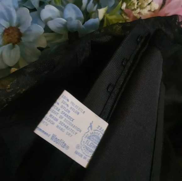 Union Made lace corset/bustier with garters - Picture 6 of 6